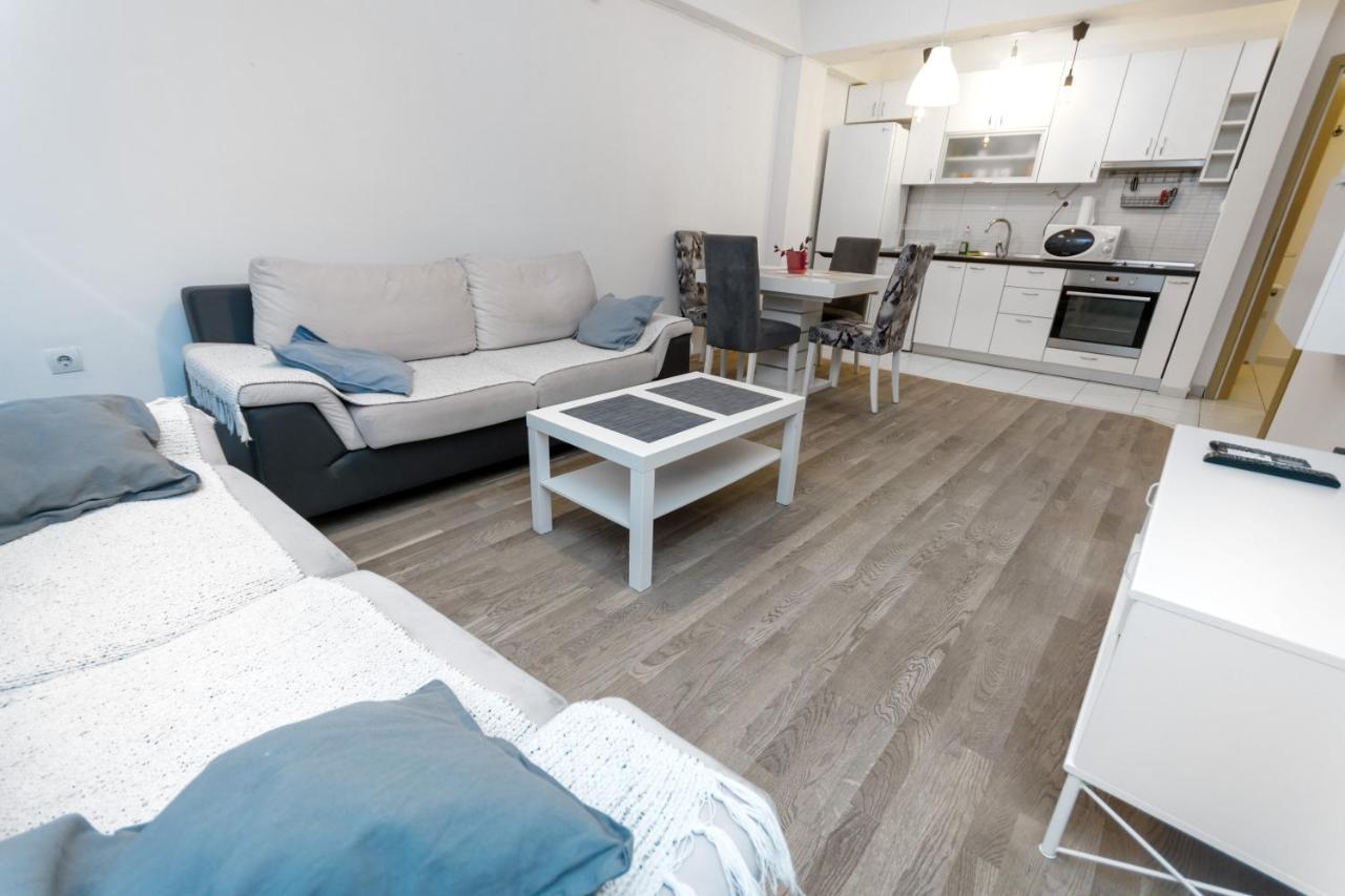 One Bedroom Apartment With Private Parking Skopje Exterior photo
